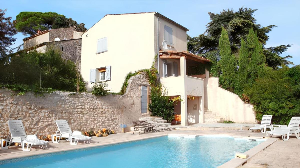 Charmante villa a Dauphin avec piscine privee et jardin - Housity