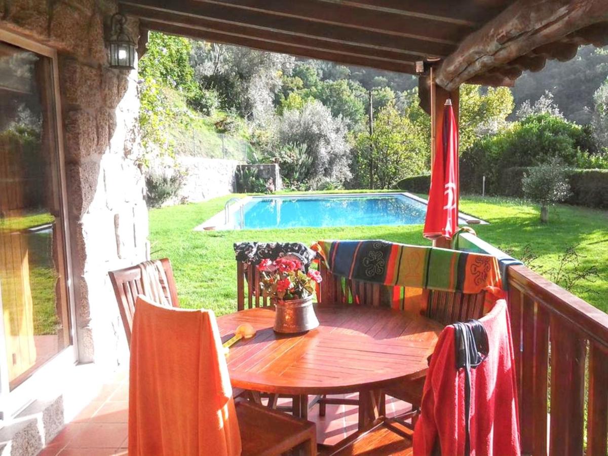 Elegant Villa with Panoramic Views in Caniçada - Housity