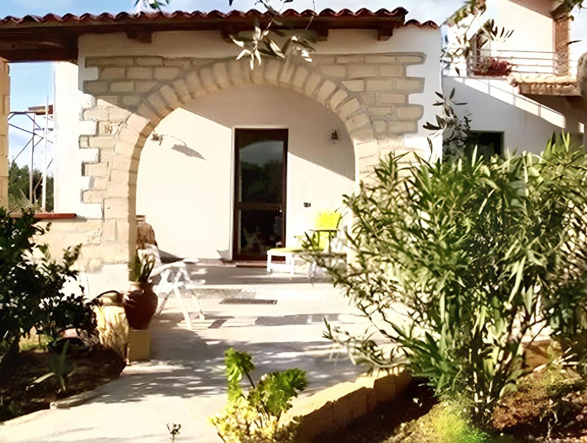 Charming house in Balestrate with mountain view. - Housity
