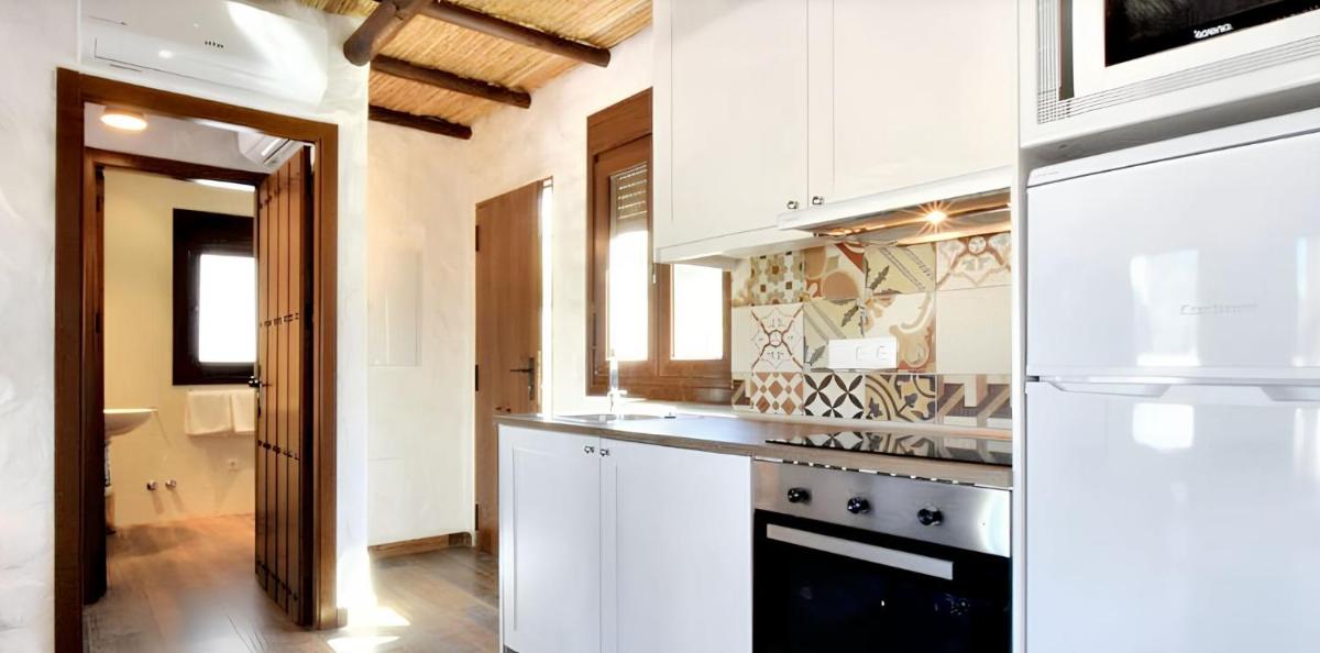 Comfortable House in Canillas de Albaida with Shared Pool - Housity