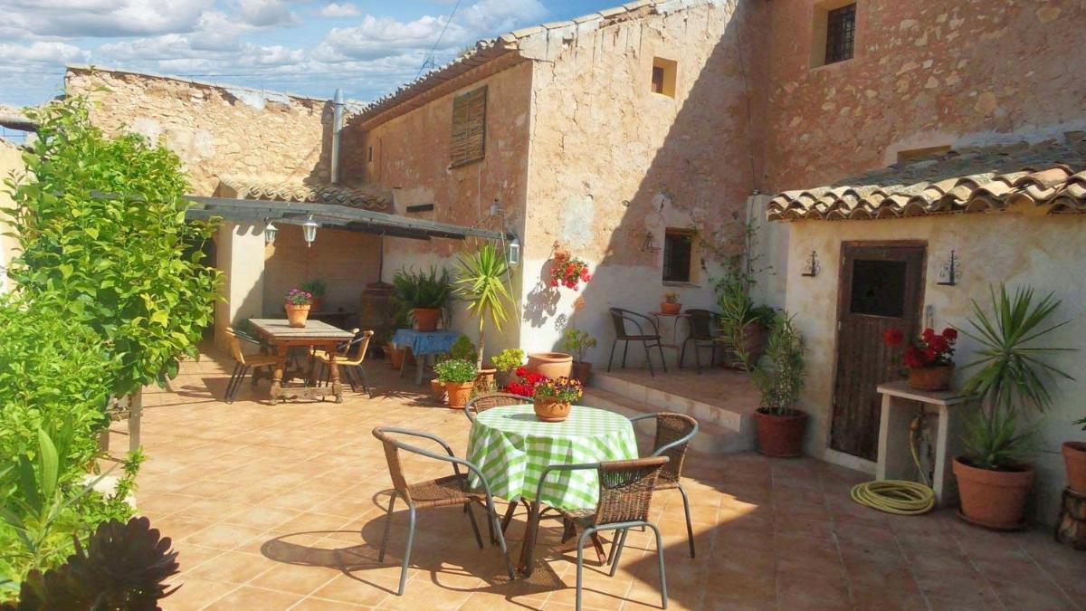 Welcoming chalet in Abanilla: private pool! - Housity