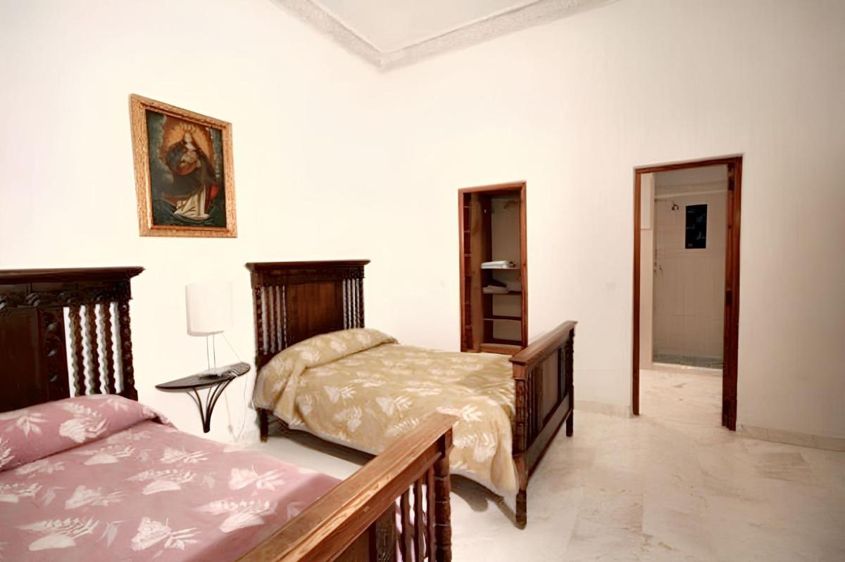 Charming House in Ayora + Terrace - Housity