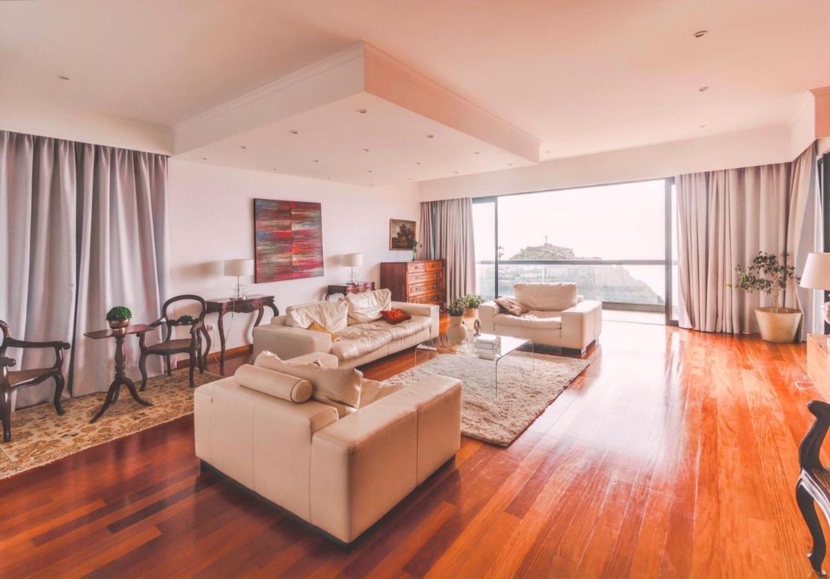 Spacious house with sea view in Caniço + private pool - Housity