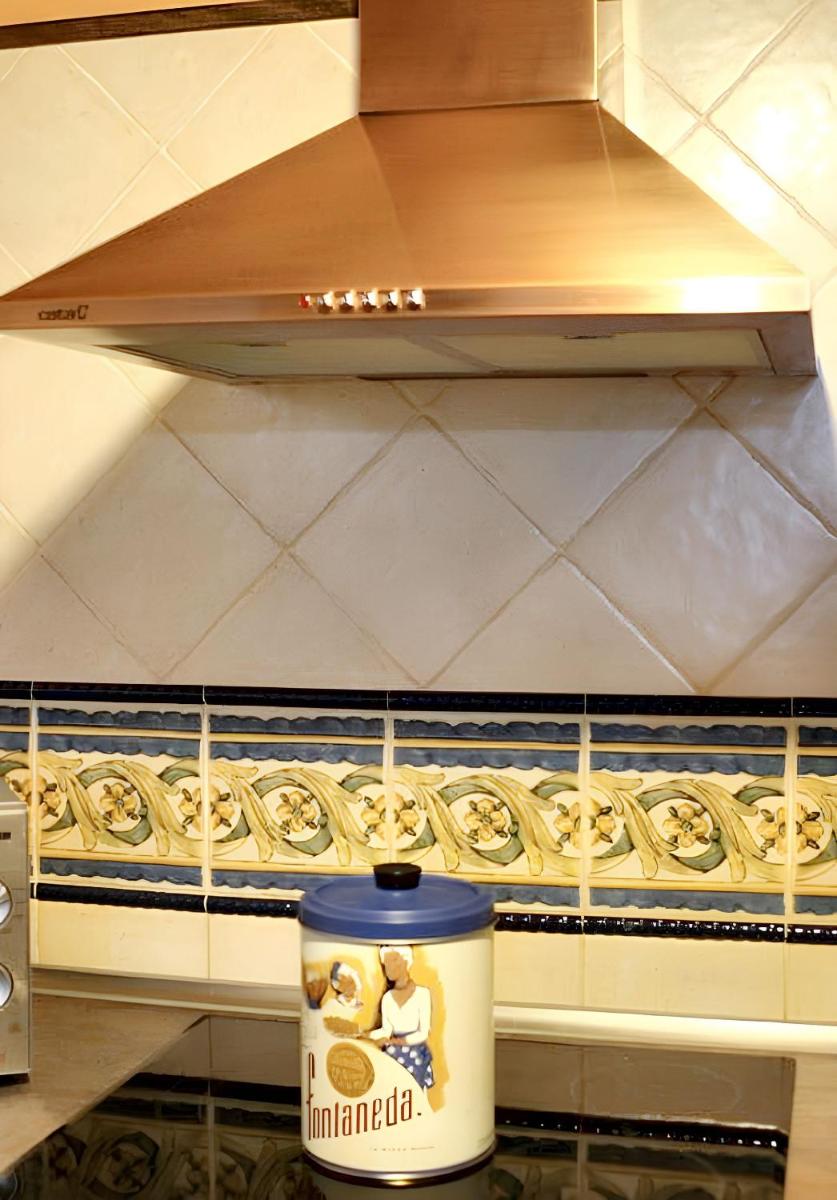 Welcoming House in Hueva, Great View - Housity