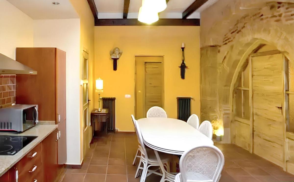 Comfortable House in Villalpando - Housity