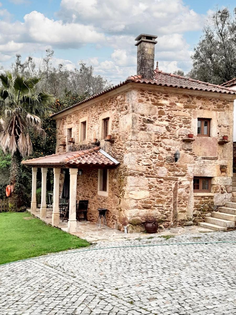 Elegant Villa near Caminha with Private Pool - Housity