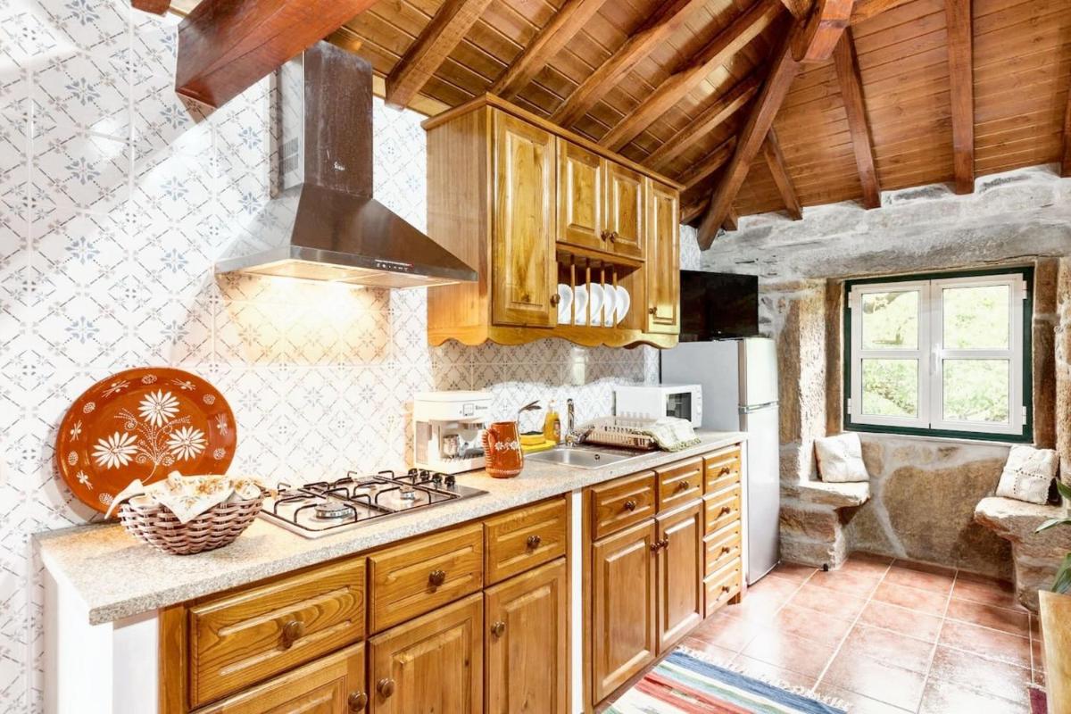 Welcoming House in Amarante with Unfenced Garden - Housity