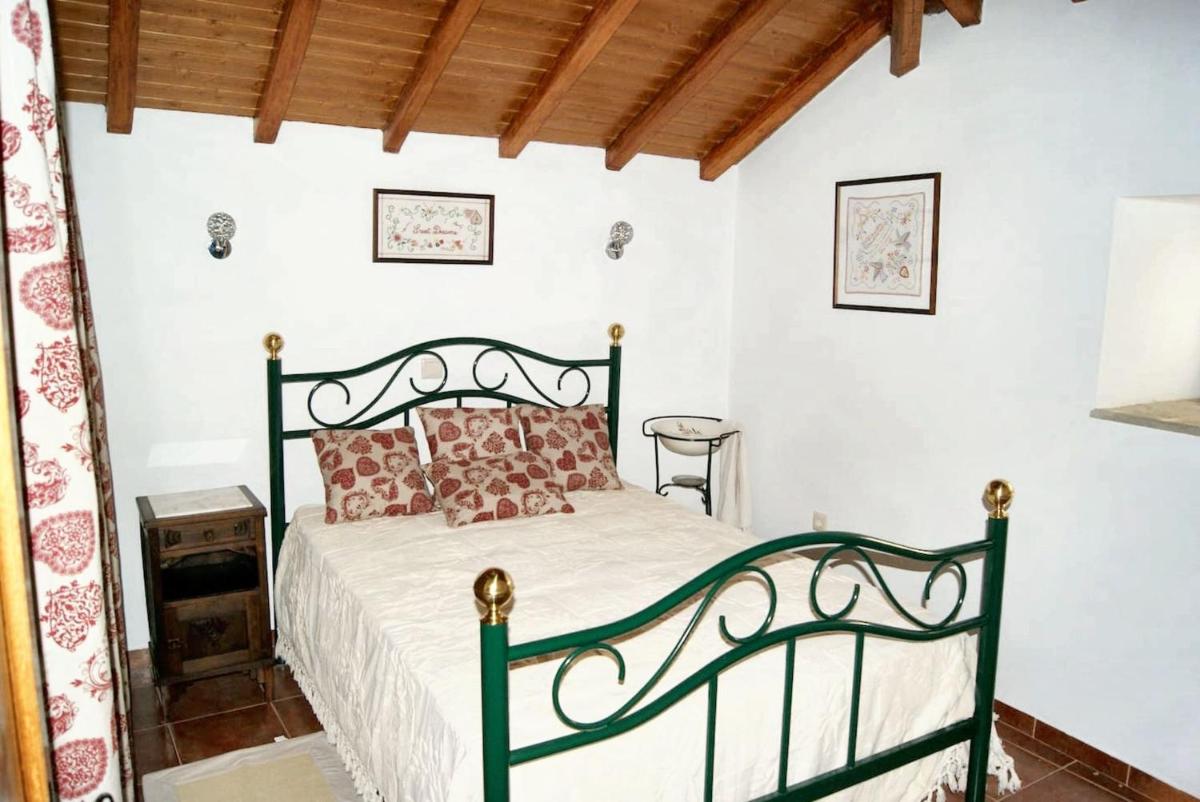 Welcoming House in Amarante with Unfenced Garden - Housity
