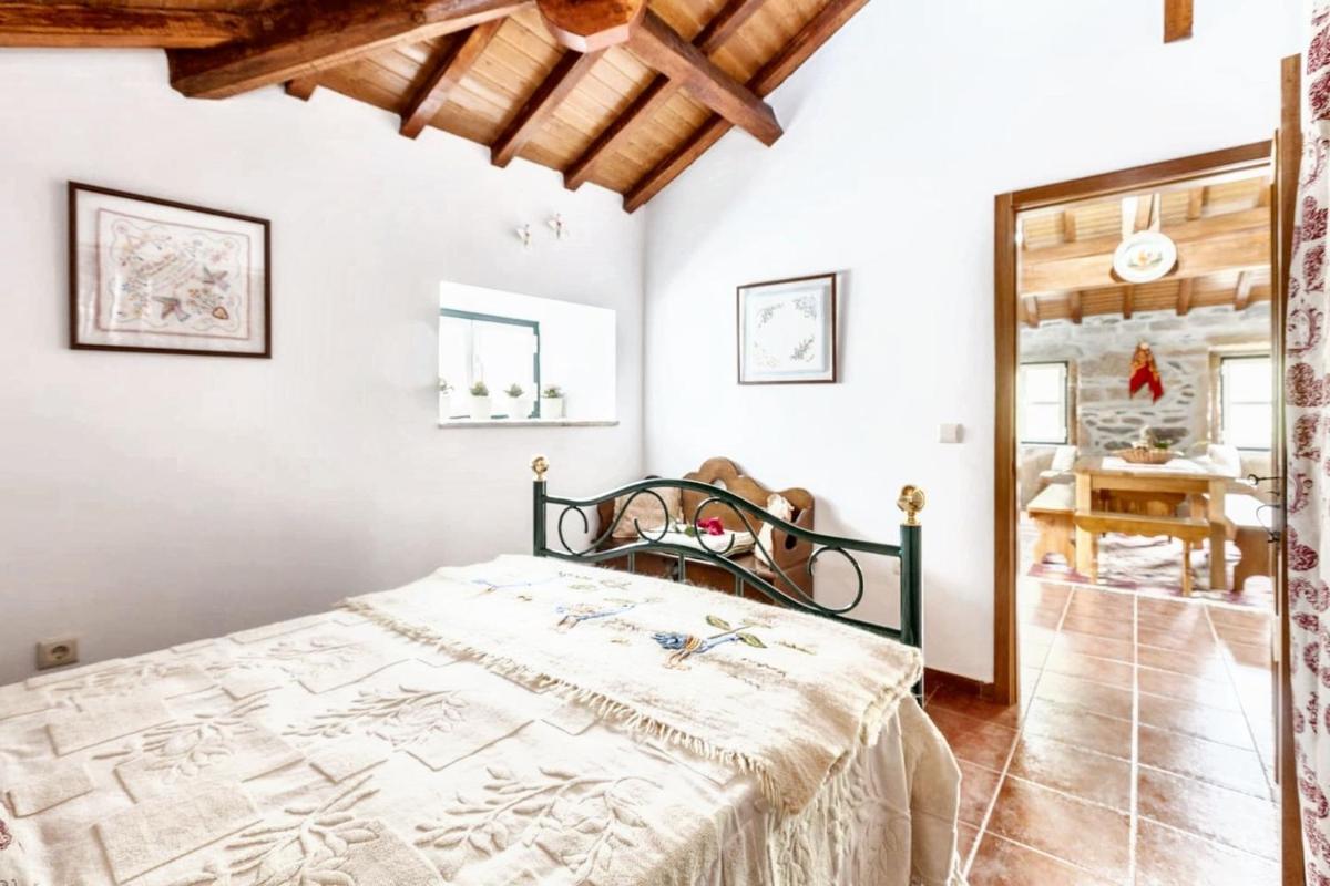 Welcoming House in Amarante with Unfenced Garden - Housity