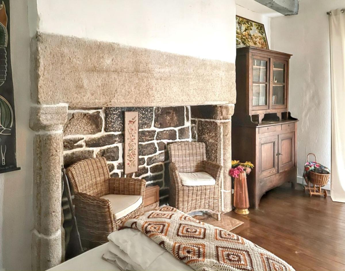 Maison charmante en Corrèze avec jardin et cheminée - Hizvo