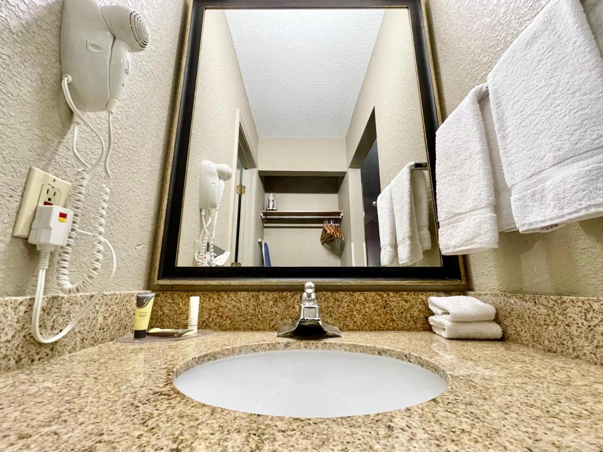 FairBridge Inn & Suites Fort Wayne - Hizvo