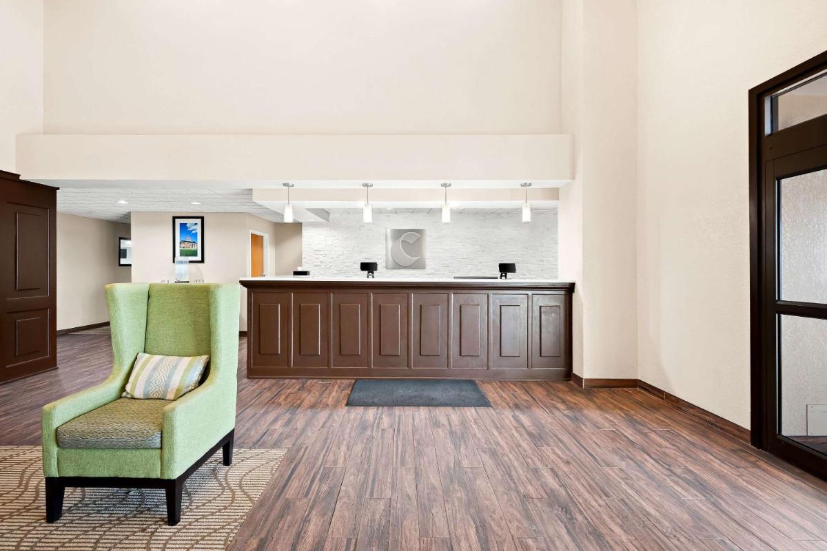 Comfort Inn & Suites Decatur-Forsyth - Housity