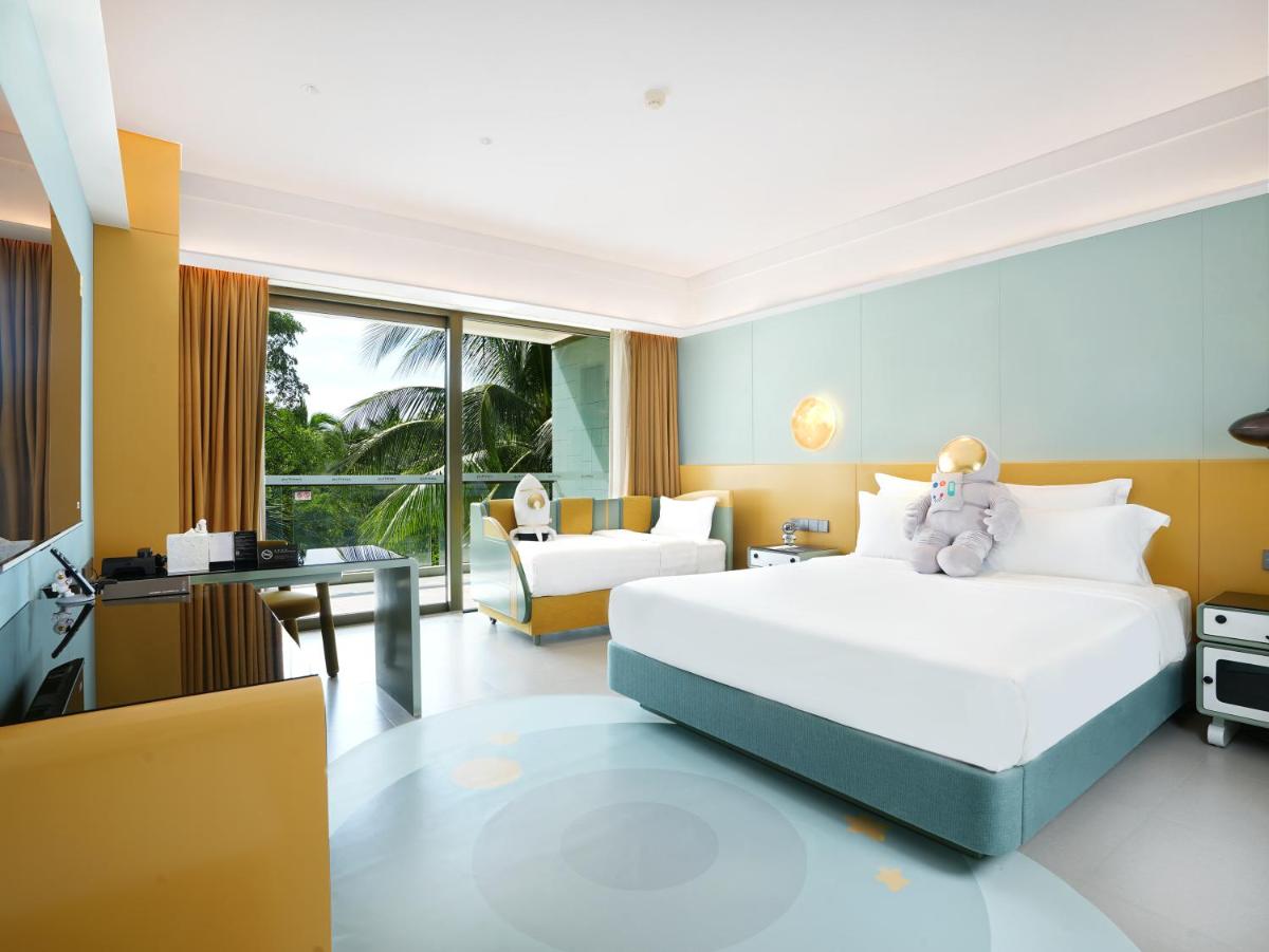 Pullman Oceanview Sanya Bay Resort & Spa - Housity