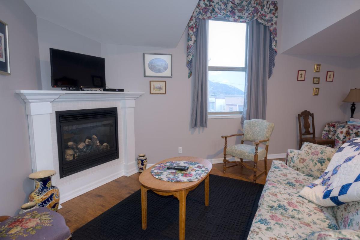 Country Encounters Accommodations - Housity