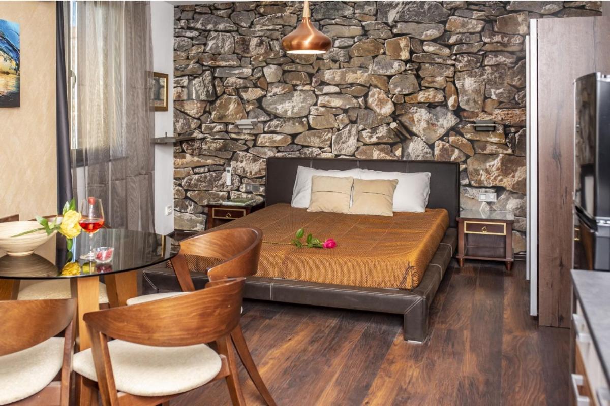 Enika Hotel - Hizvo