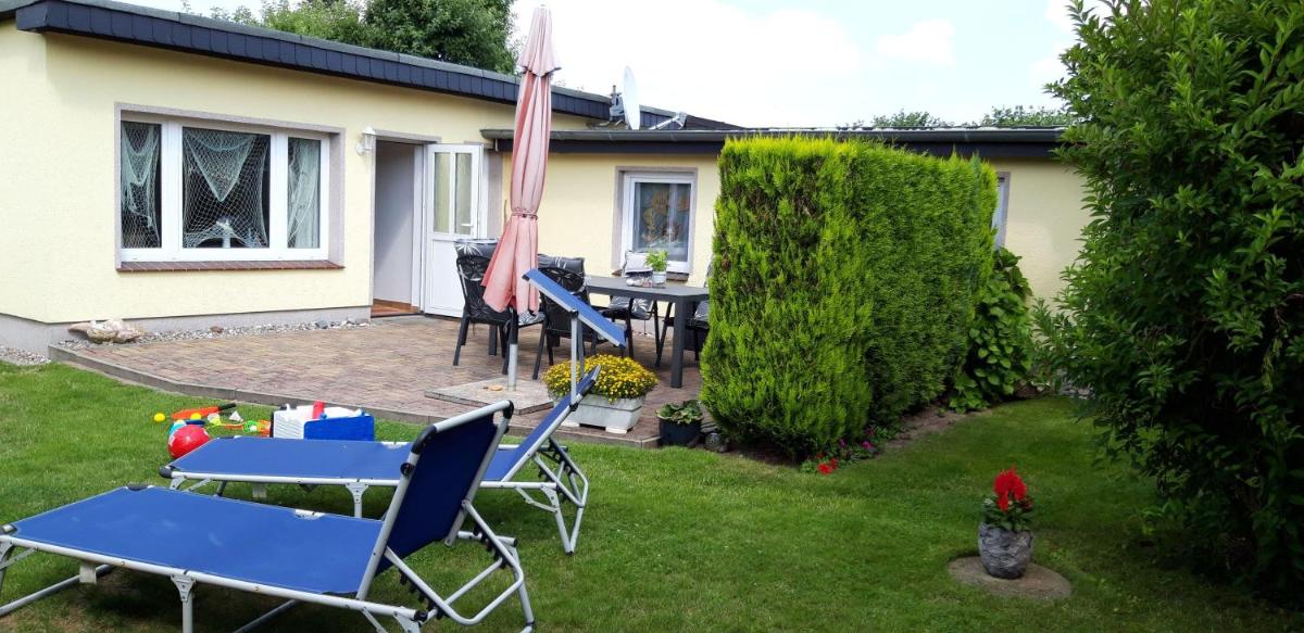 Haus-J-Bull-das-Sonneneck-Ferienwohnung-an-der-schoenen-Ostsee-in-Boergerende-Rethwisch - Housity