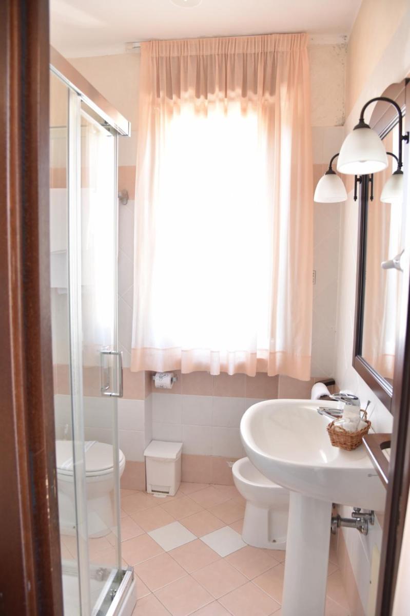 Hotel Sirio - Housity