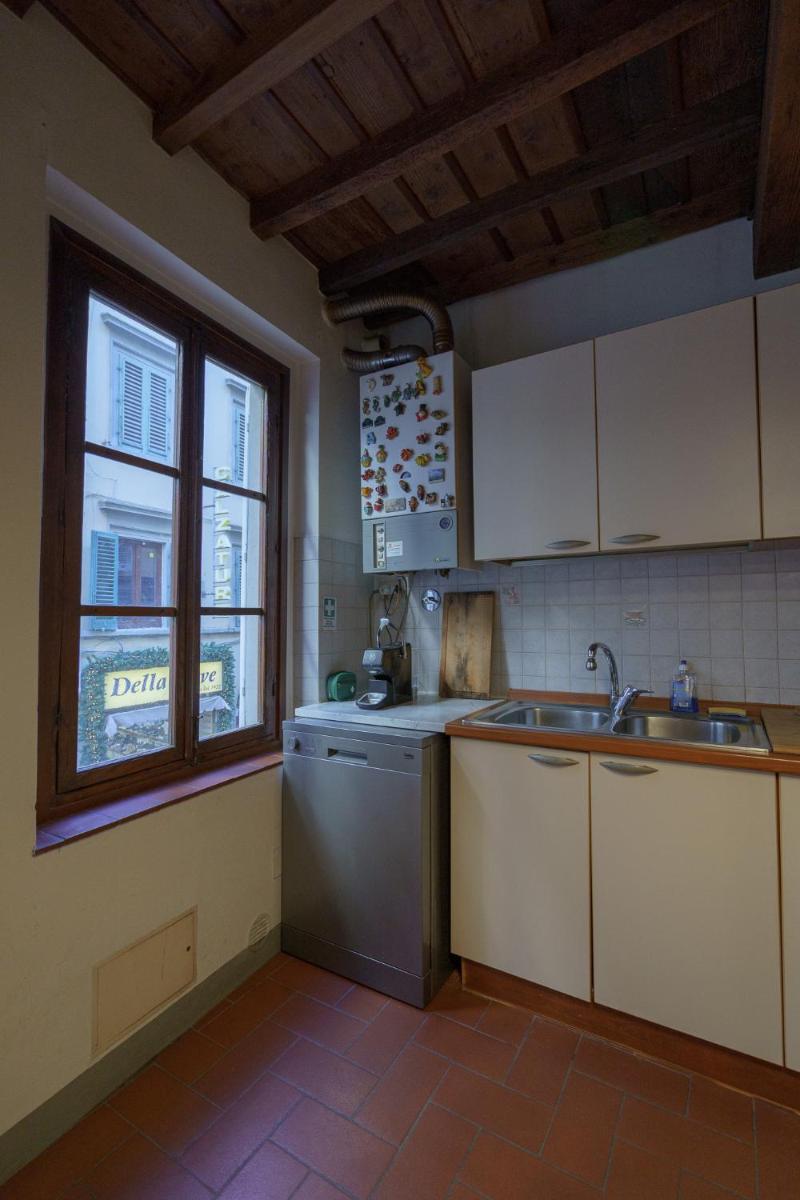 Traditional Florentine 1BR apartment close to Piazza Santa Croce - Housity