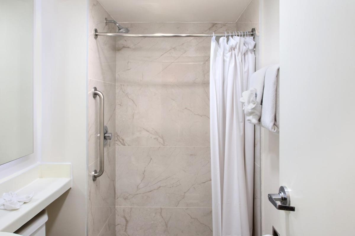 Wyndham Garden Monterrey Aeropuerto - Housity