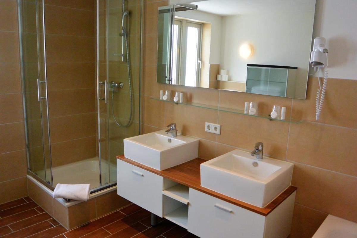 Hotel Schlee - Housity