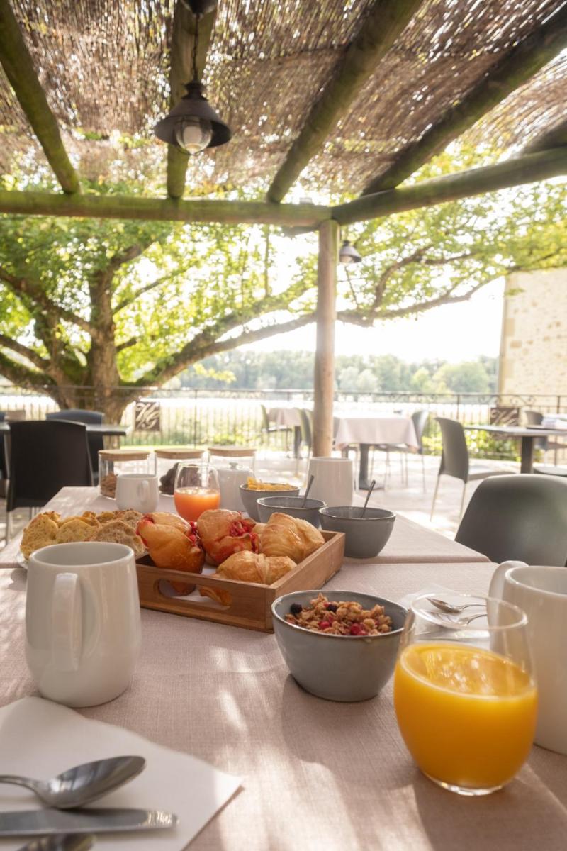 Logis Hôtel Les Vieilles Granges - Housity