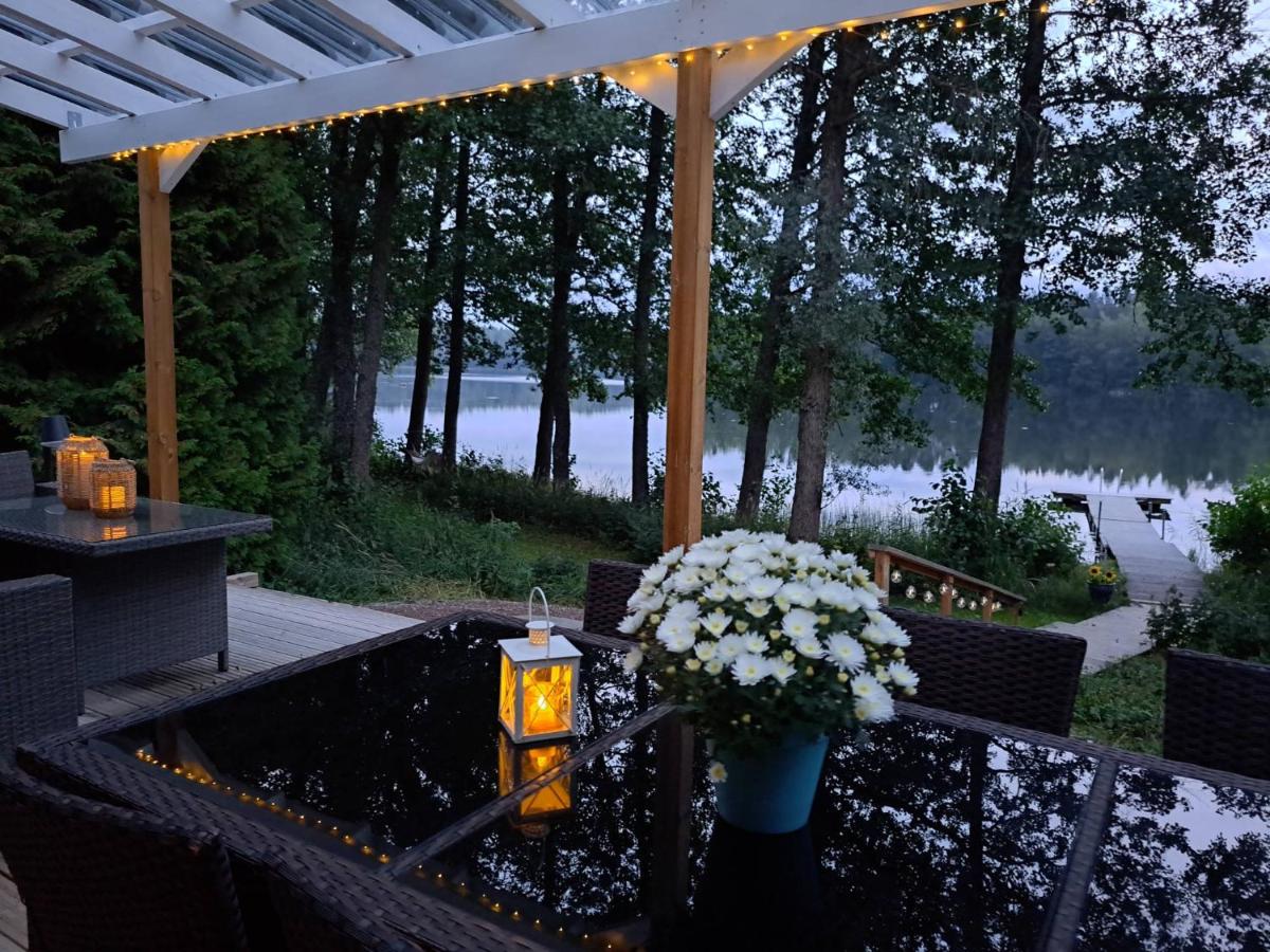 Holiday Home Villa Valkojarvi - Housity