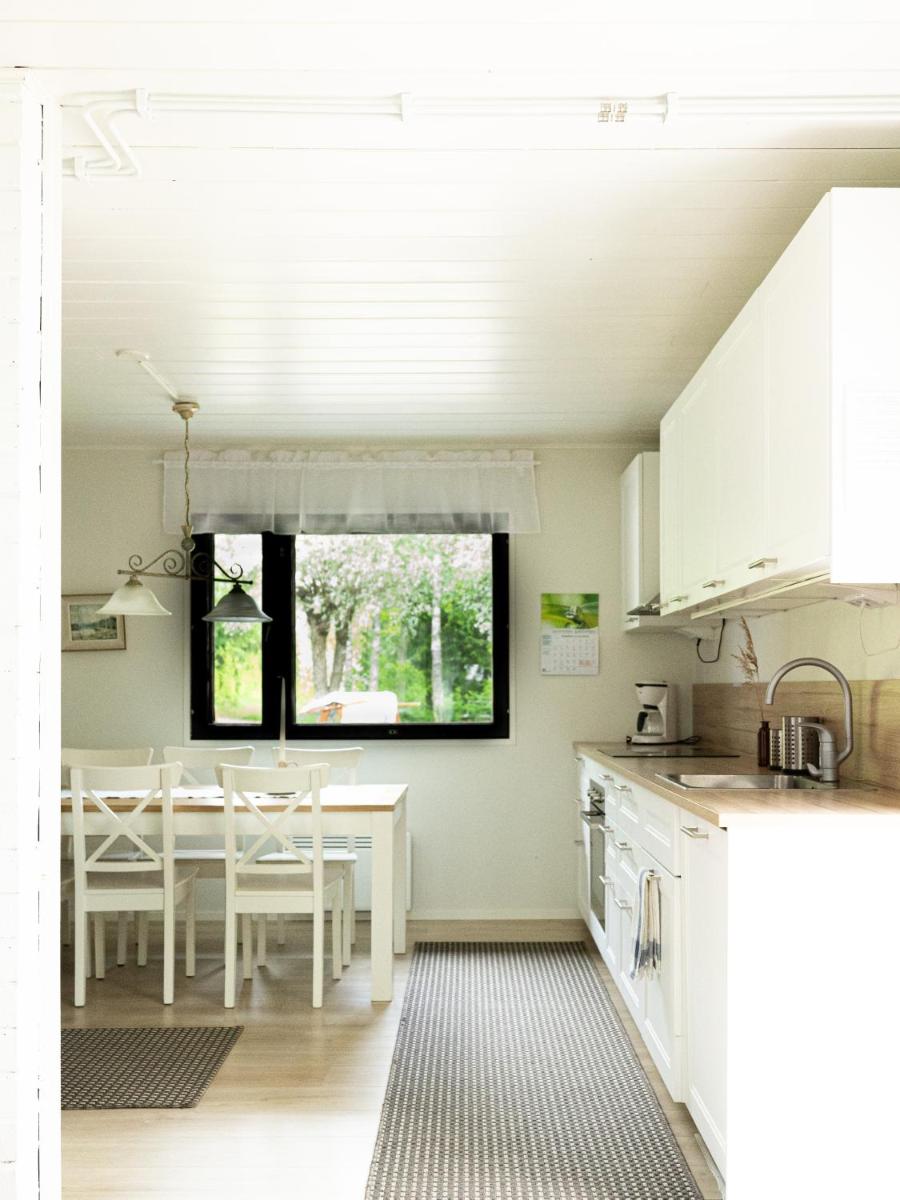 Holiday Home Villa Valkojarvi - Housity