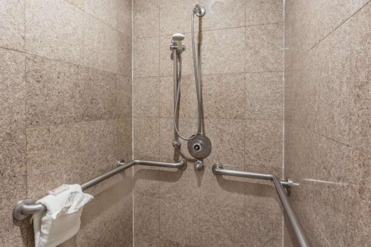 SureStay Hotel by Best Western Chula Vista San Diego Bay - Housity