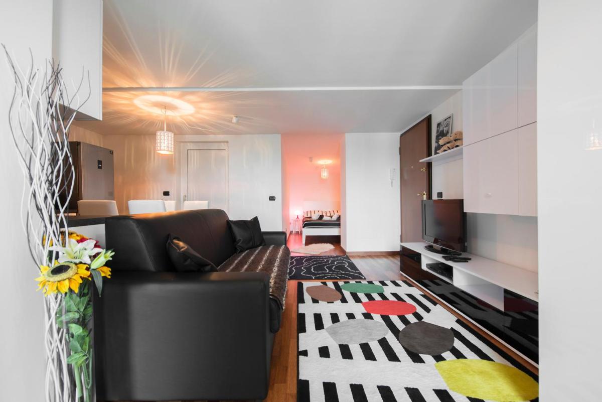 New Luxury Attic Santa Giulia Expo - Housity