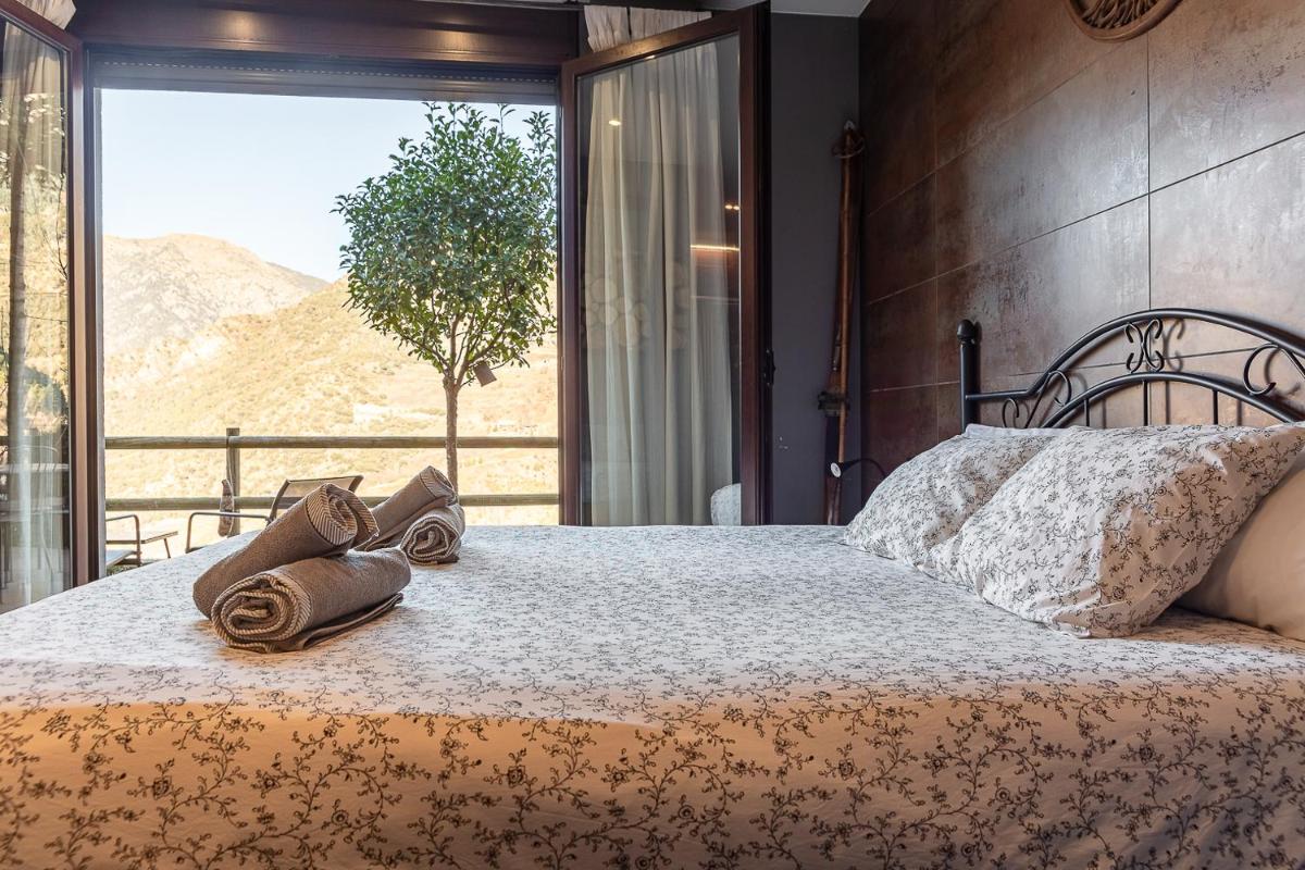 Dúplex Renovado con Vistas Impresionantes - Housity