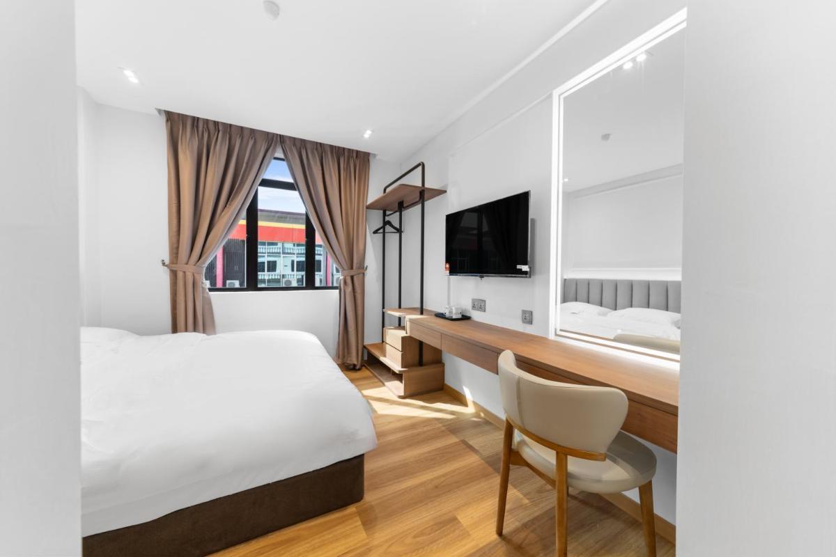 Milux Hotel - Housity