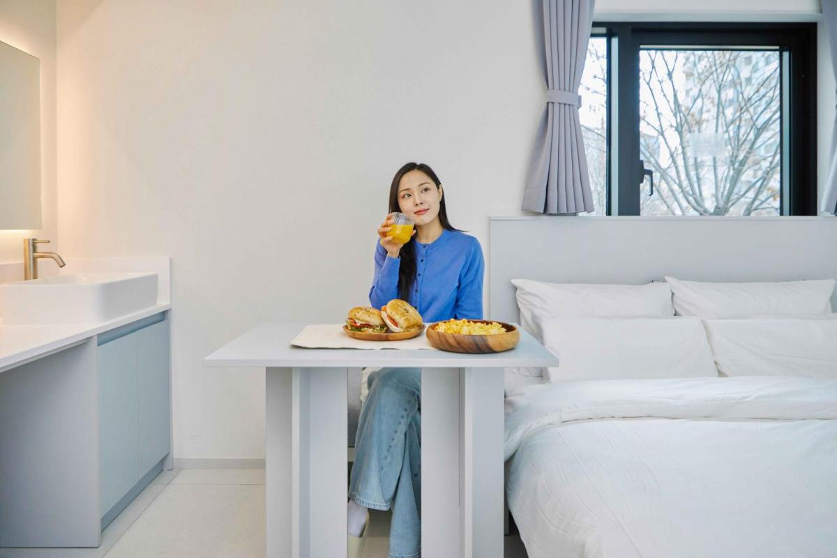 Anook Air Hotel Gaebong - Housity