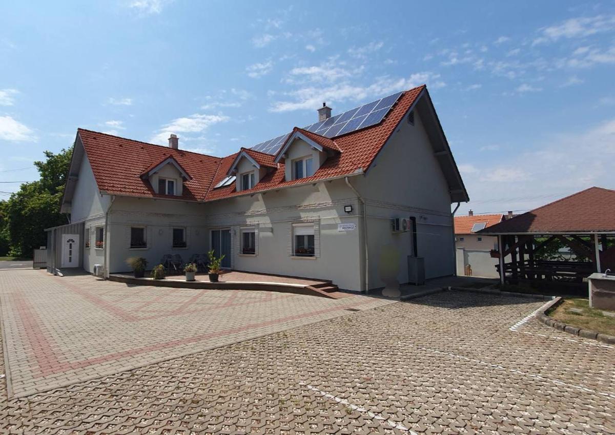 Sóvirág Termál Panzió - Housity