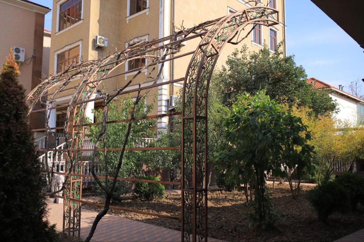 CITY GARDEN HOTEL - Housity