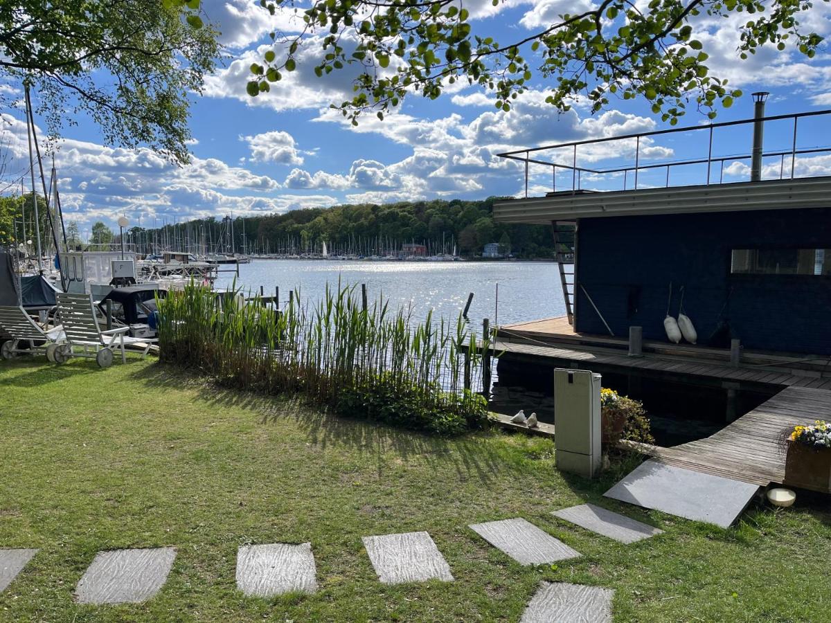 Marina Hausboote und Seelodge - Housity