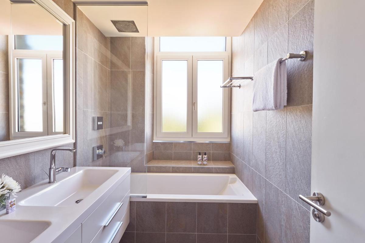 Salle de bains dans l'établissement Hôtel Barrière Le Royal La Baule