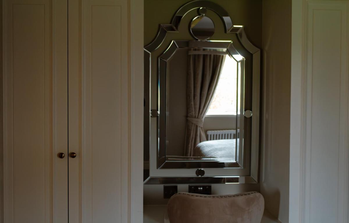 Manor House Hotel - Housity