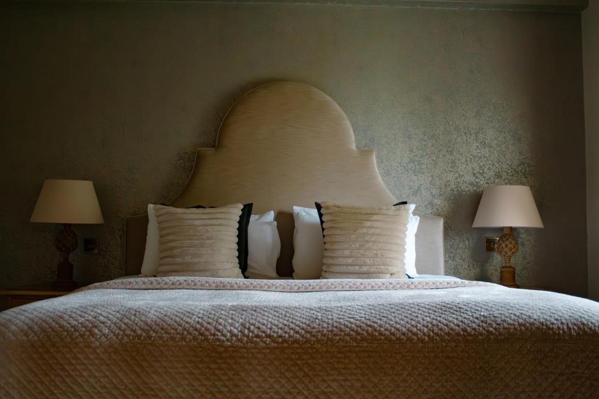 Manor House Hotel - Housity