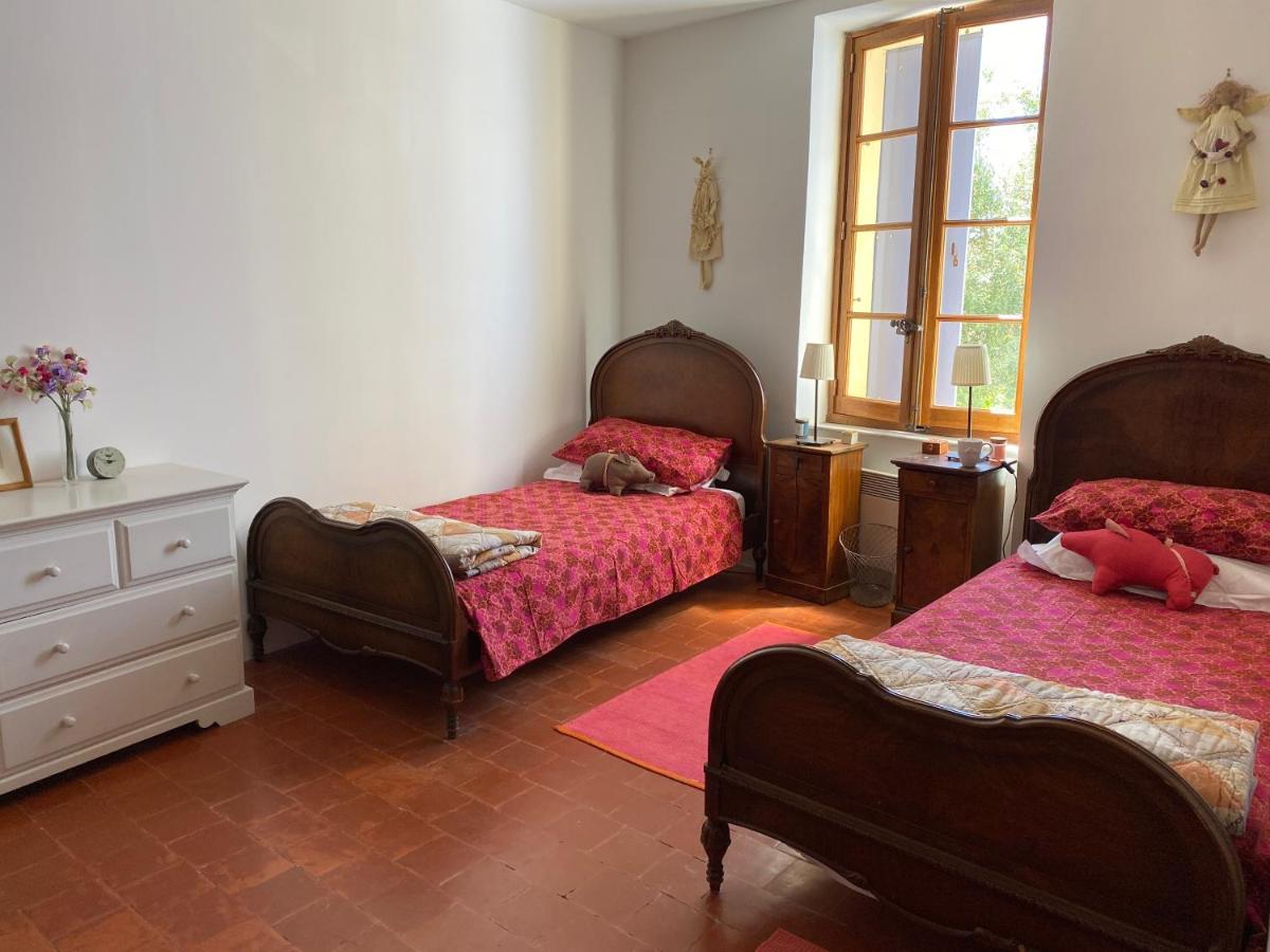 Stylish large house with heated pool in historic village - Housity