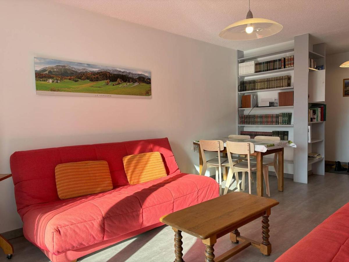Appartement cosy, balcon sud, 2 chambres, parking gratuit à 10 min du centre et proche ski ! - FR-1-548-4 - Housity