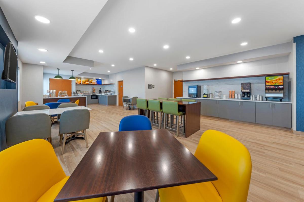 Comfort Inn & Suites Oklahoma City North - Quail Springs - Housity