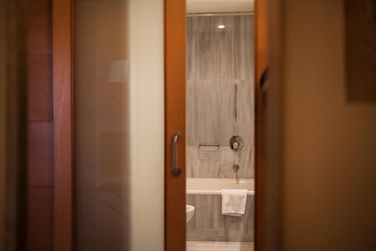 Un baño de Parador de Santo Estevo