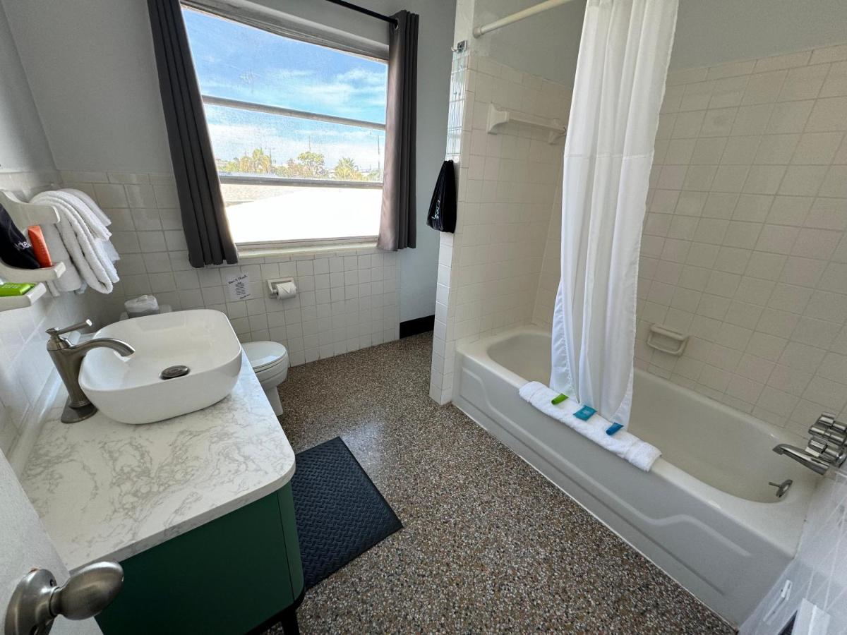 Sea Jay Motel and Marina - Housity