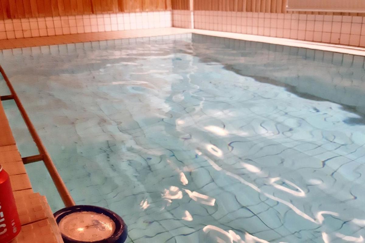Charming studio in Helsinki 42 m² with pool view - Hizvo
