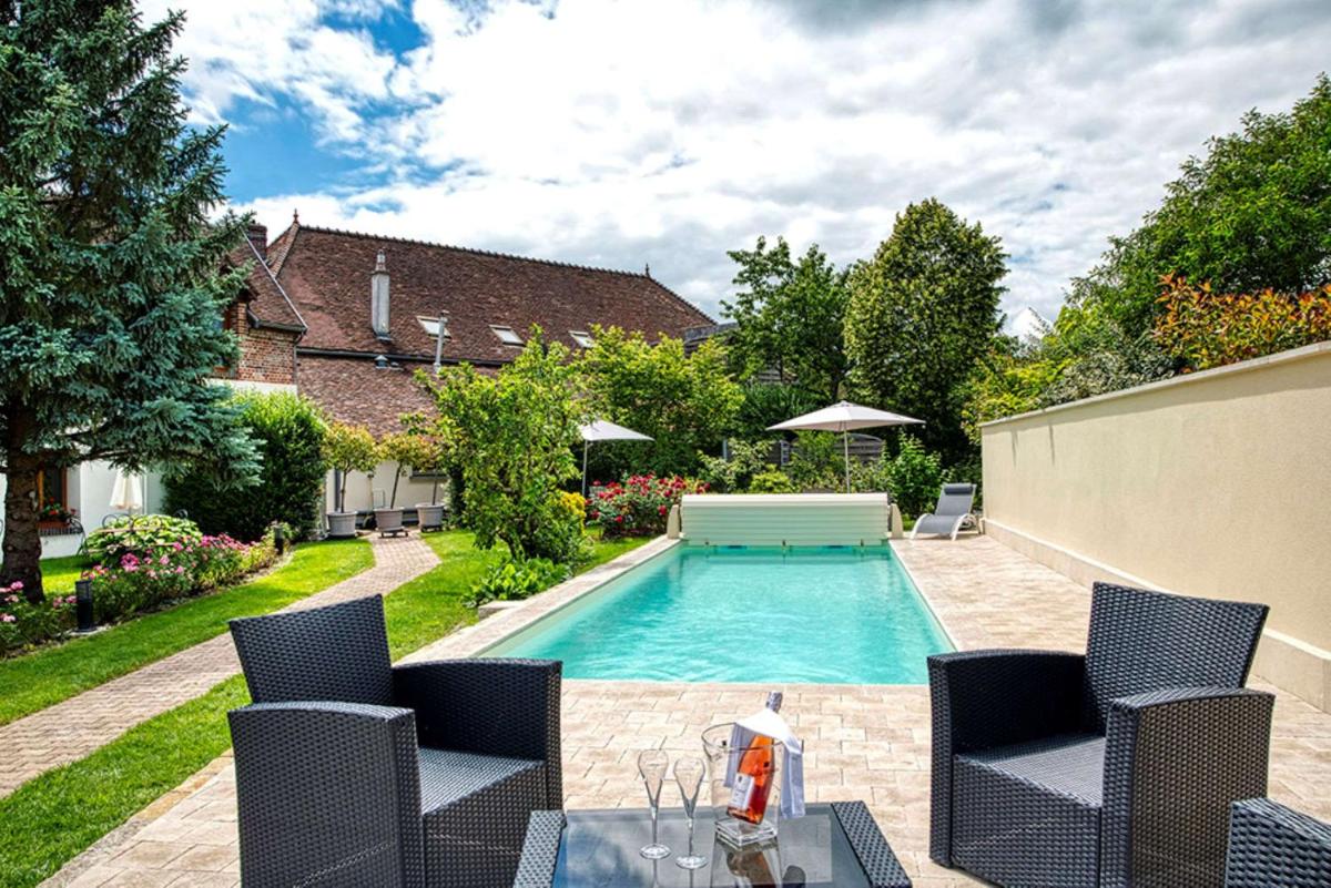 Piscine de l'établissement Auberge du Lac, Sure Hotel Collection by Best Western ou située à proximité