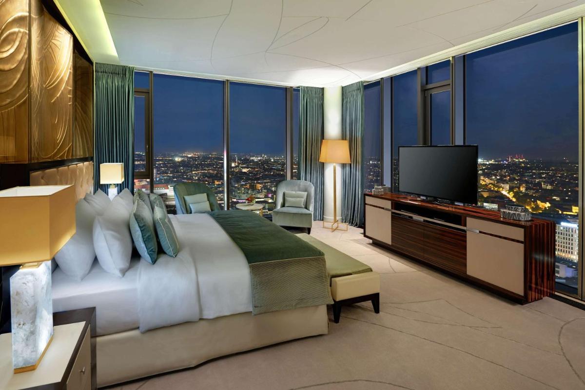 TV/Unterhaltungsangebot in der Unterkunft Waldorf Astoria Berlin TV/Unterhaltungsangebot in der Unterkunft Waldorf Astoria Berlin