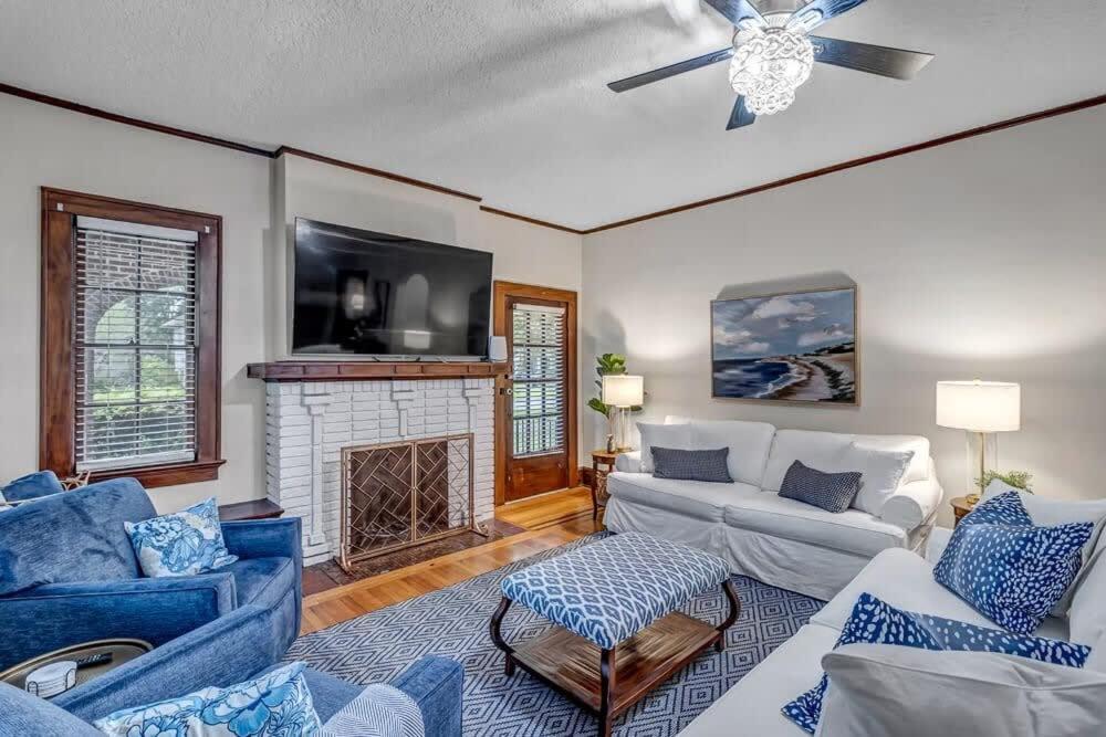 Elegant Mansion on Park in Historic Avondale - Housity