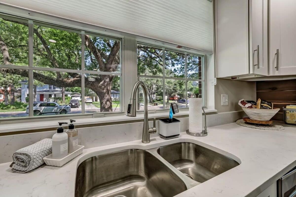 Elegant Mansion on Park in Historic Avondale - Housity