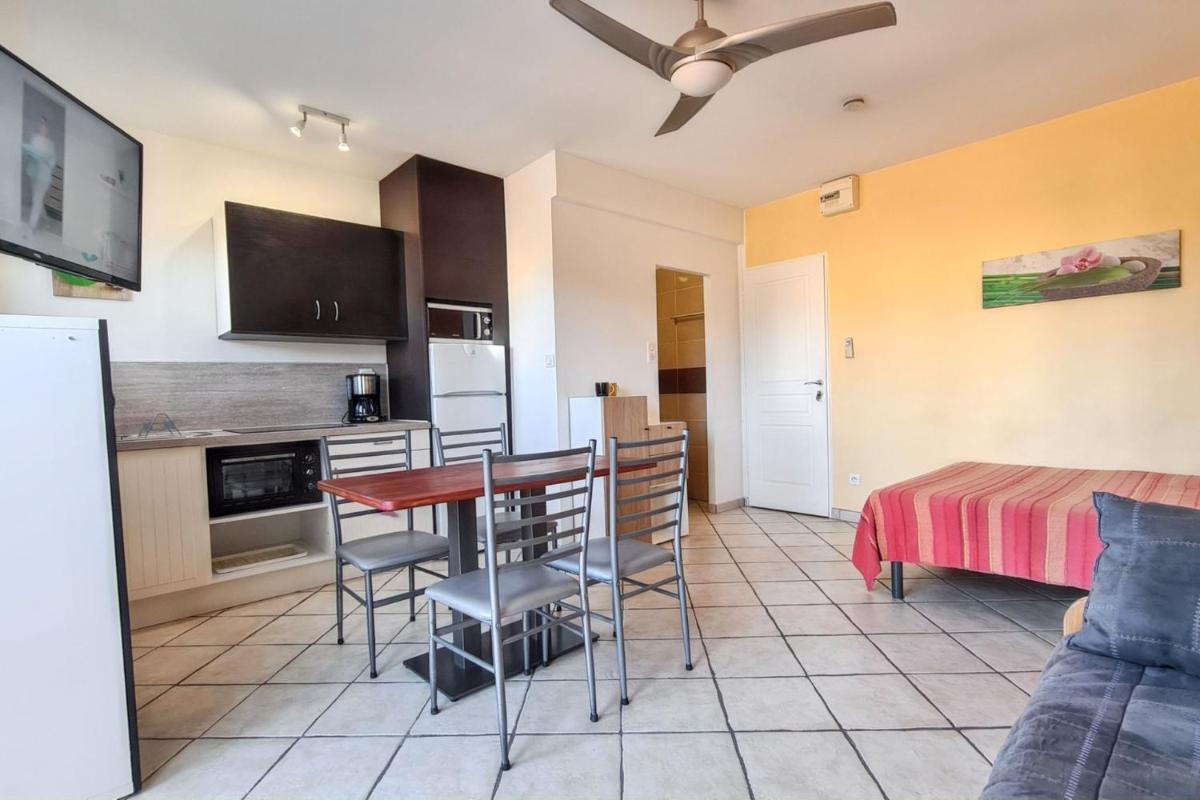 Studio charmant a Hyeres avec barbecue 22 m² - Housity