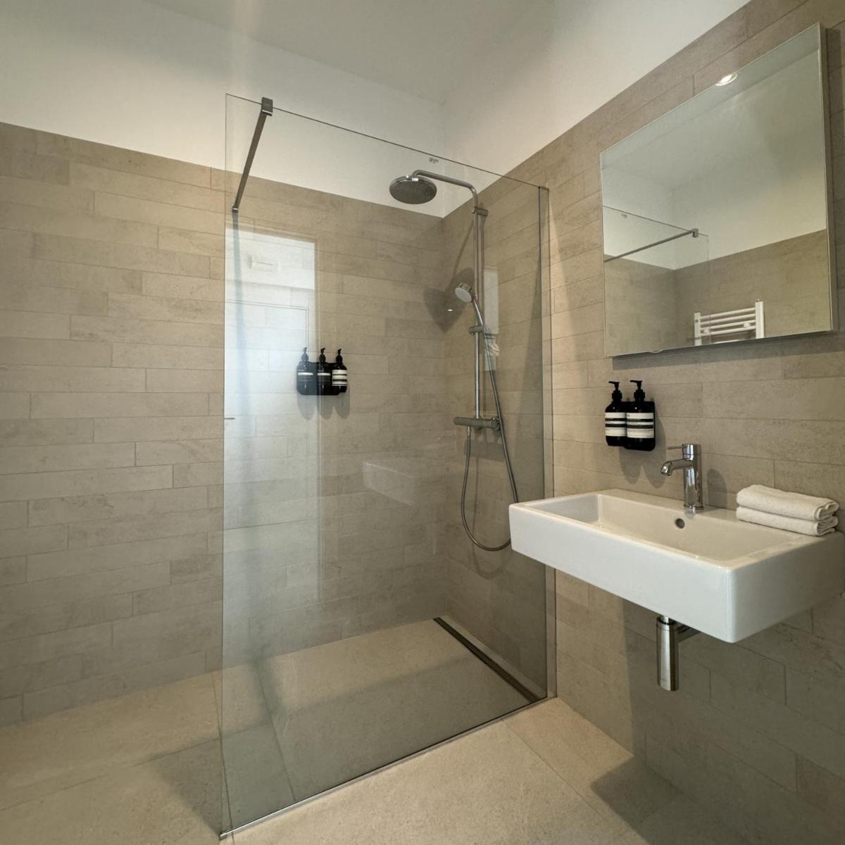 A Casa Guesthouse - Housity